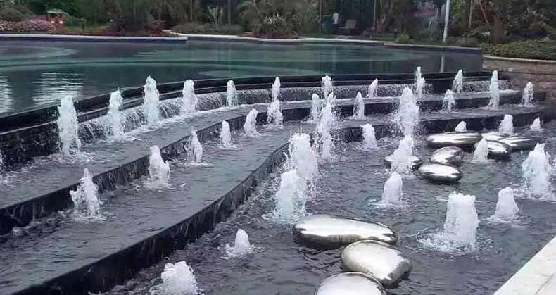 ���治��ֶ���ʯ����ˮ�ΰڼ�����